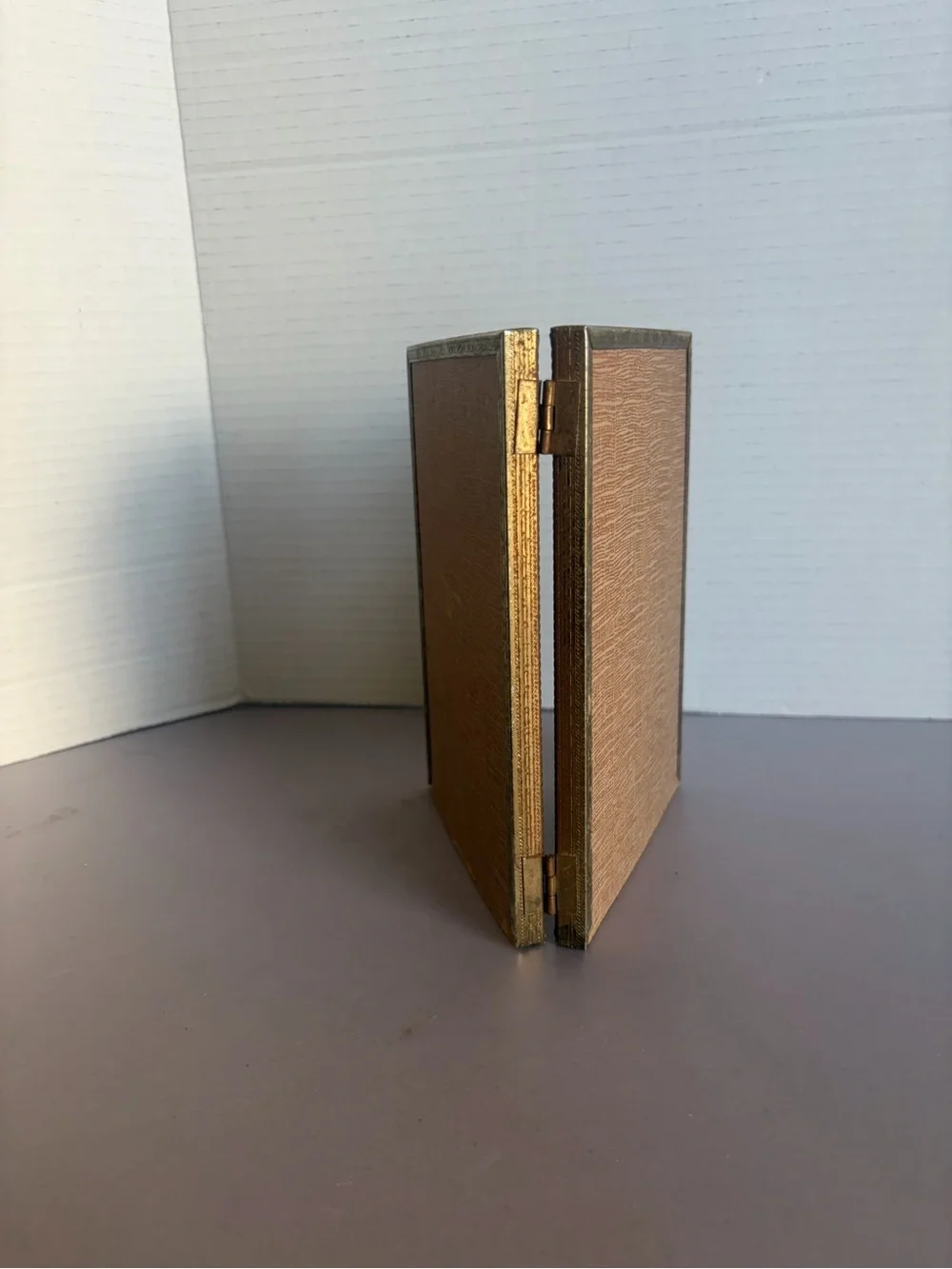 Classic Gold Double Hinged Picture Frame - Elegant Gold Finish